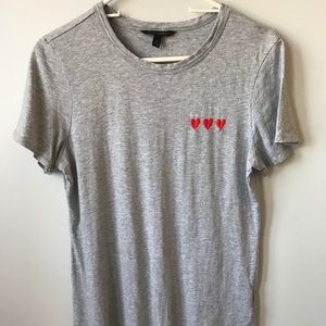 Banana Republic 3 hearts tee in grey